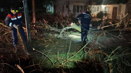 Ураган обрушился на Россию: людей эвакуируют, есть пострадавшие