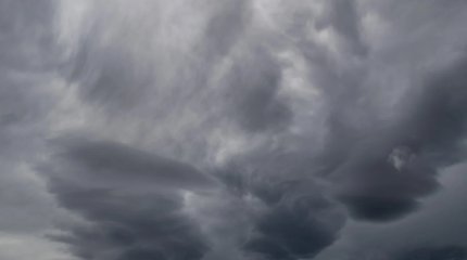 Циклон с Черного моря движется на страну: казахстанцев призвали готовиться к усилению ветра и обильным осадкам