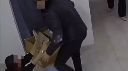 1,5 сағат жансақтауда жатқан: Талдықорғанда ер адам бұрынғы сүйіктісінің мойнын пышақтаған