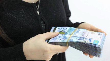 Миллион тенге за трудоустройство в школе отдала жительница Шымкента