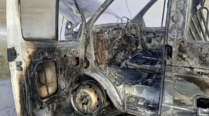 ГАЗель с детьми загорелась на трассе в Костанайской области