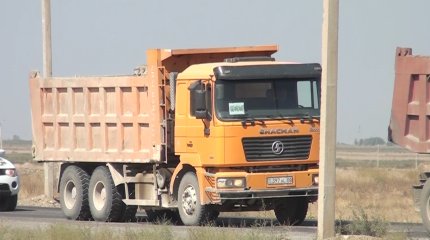 "Ауыр жүк көліктері жолдарды бұзады",- сенатор
