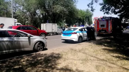 Алматыда өрт сөндіру көліктеріне жол бермеген жүргізушілерге айыппұл салынды