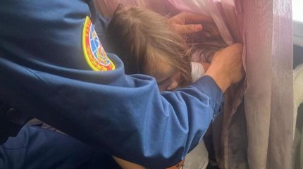 Застрявшего в батарее ребёнка спасли в Житикаре