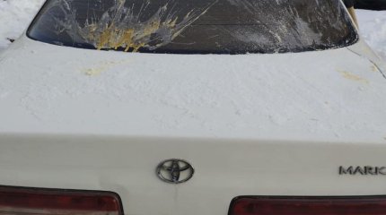 Машину риддерчанина закидали яйцами