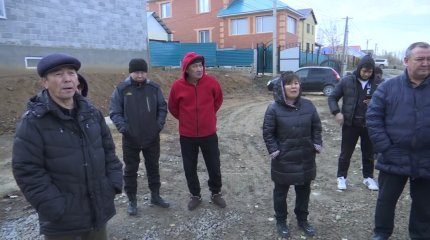 В грязи утопают жители одной из улиц в Актобе