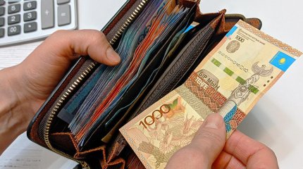 Зарплату на 41 млн тенге задолжали учителям в Астане