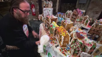 Шеф-повар из Нью-Йорка создал съедобную пряничную деревню к Рождеству