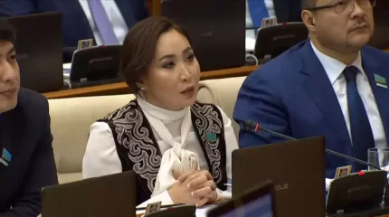 "Бұлтартпас шындық". Депутат Қарақат Әбден жасөспірімдер арасында тараған тенденция жайлы айтты