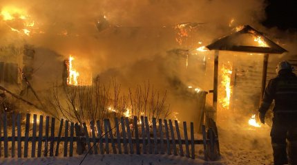 Два человека сгорели в частном доме в СКО