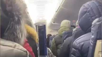 Астанада аяздан ұшақтың қозғалтқышы іске қосылмады