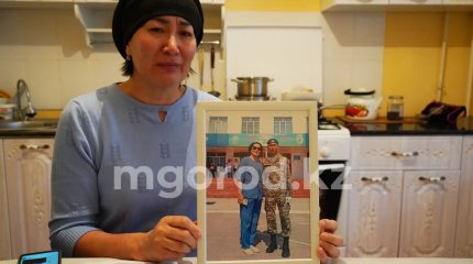 Отдаём детей служить, а привозят тела — мать повешенного солдата из ЗКО