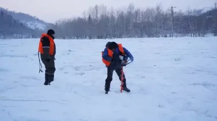 ШҚО-да аяз күшіне мініп, өзендерде мұз жару жұмыстары басталды