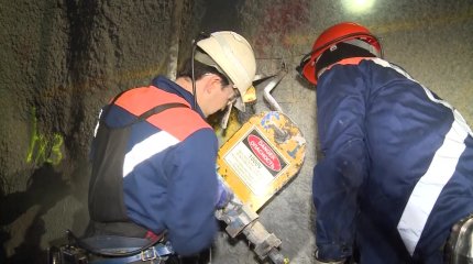 Еңбек жағдайы зиянды жерде жұмыс істейтіндер 55 жаста зейнетке шыға алады