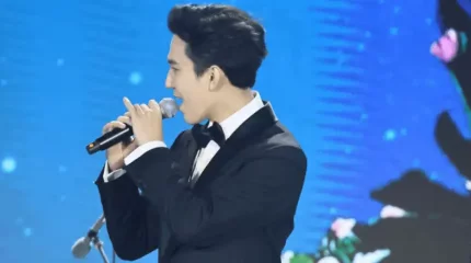 Димаш Құдайбереген Хайнань аралындағы Халықаралық кинофестивальде өнер көрсетті