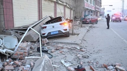 Число жертв землетрясения в Китае достигло 118 человек