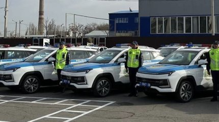 Казахстанская полиция пересаживается на электрокары
