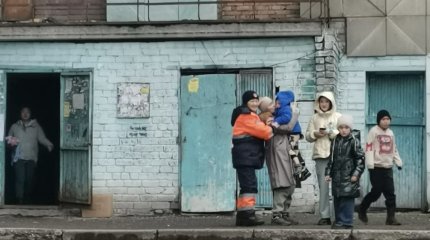 15 человек спасли из горящей многоэтажки в Усть-Каменогорске