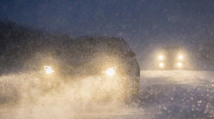 Метели и гололед парализовали движение в семи областях Казахстана