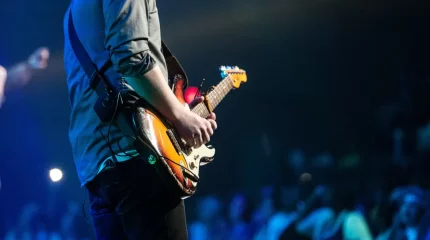 Рұқсатсыз орындалған әндер. Саладағы былықтың беті ашылды