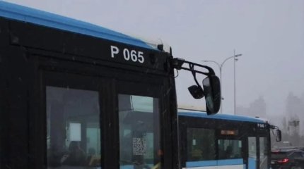 Автобусы не вышли на линию из-за гололёда в Астане
