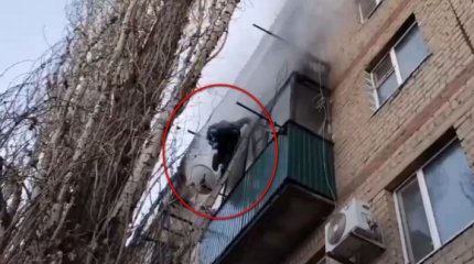 Четверых детей, в том числе грудничка, спасли из пожара в Актюбинской области (ВИДЕО)