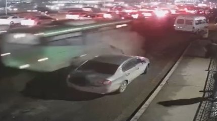 Момент смертельного ДТП с автобусом в Алматы попал на видео