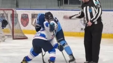 10-летние хоккеисты обыграли полицейских Усть-Каменогорска