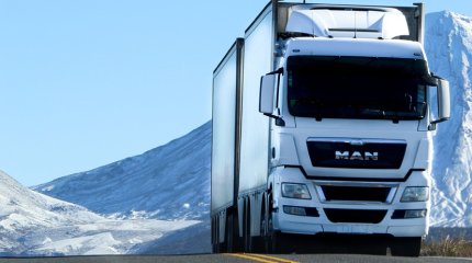 Сотни грузовых машин скопились на границе Казахстана и Кыргызстана