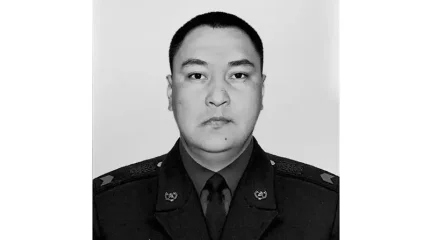 Пожарный погиб во время тушения пожара в частном доме в Алматы