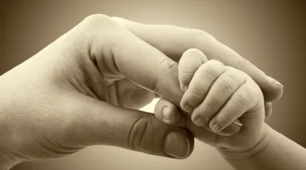 "Сәбидің кіндігі шіри бастаған": жаңа босанған әйел мен баласы қайтыс болды