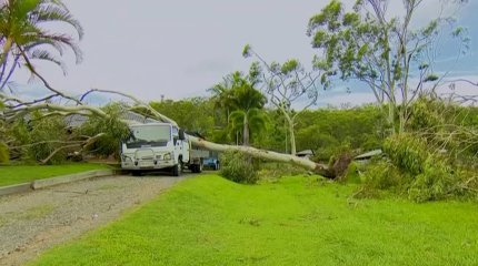Штормы, метели и наводнения накрыли сразу несколько стран