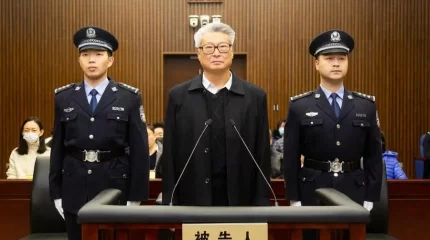 Қытайда кеме жасайтын корпорацияның басшысы пара алғаны үшін 13 жылға сотталды