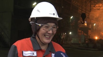 Ақтөбе Жәмилә Құрманситова ыстық металл балқыту цехында 37 жылдан бері жұмыс істеп келеді