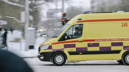 Астанада ұстамасы басталған ер адам тротуарға құлады