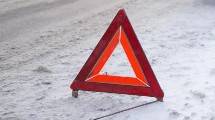 Ақтөбе облысында 32 адам отырған автобус аударылып қалды