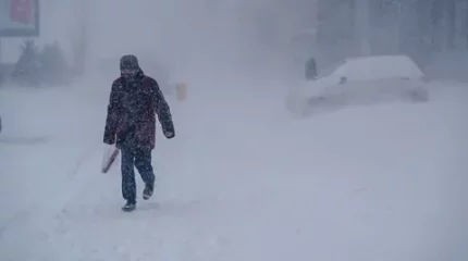 Астанада желден көпқабатты үйдің қасбеті опырылып түсті