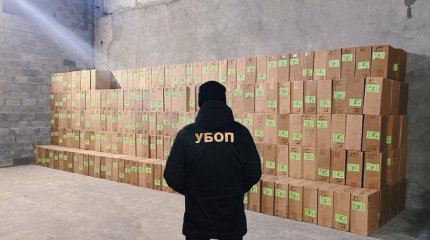 Три грузовика с контрафактными сигаретами на 1,5 миллиарда тенге задержали в Казахстане (ВИДЕО)