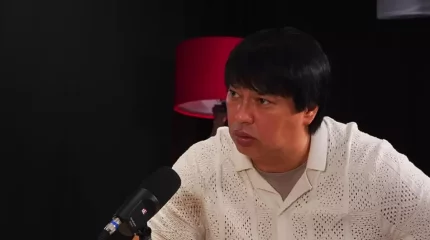 Әнші Бүркіт бала кездегі суретін көрсетті