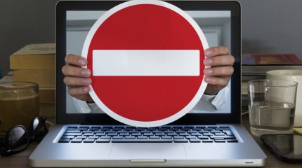 14 директоров западноказахстанских школ наказали за сайты о насилии и суицидах