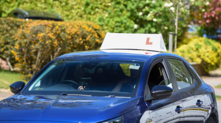 Мужчина сдал экзамен по вождению с 60 попытки