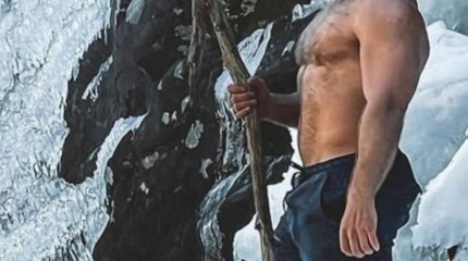 «Соңғы Викинг» деген атпен белгілі 40 метр биіктіктен суға секіріп, рекорд жаңартты