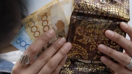 Шымкентец за взятку хотел получить должность в аэропорту, но попал в лапы аферистов