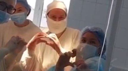 Родилась в рубашке: врачи Семея спасли девочку, которая появилась на свет в амниотическом мешке