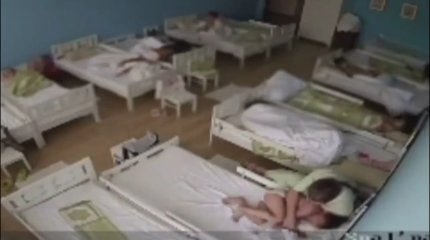 Алматыда балабақша тәрбиешісі бүлдіршінді ұрып-соққан