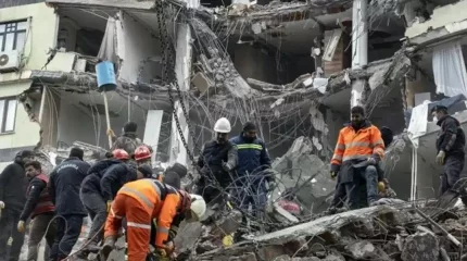 Түркияның кейбір аудандарында құтқарушылар іздестіру жұмысын тоқтатуға мәжбүр