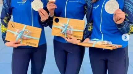 Конькимен жүгіруден ӘЧ: қазақстандық жасөспірім қыздар күміс жүлдегер атанды