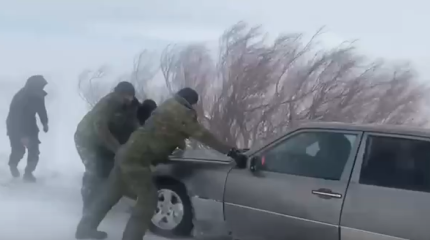 Жамбыл облысында қар құрсауында қалған 800-ге жуық адам құтқарылды