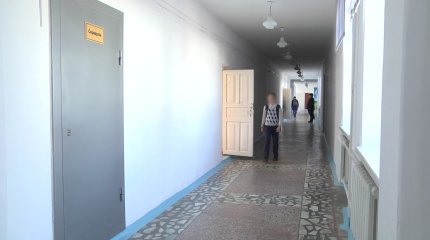 Павлодарда 9-сынып оқушысы мектепте улы сұйықтық шашқан