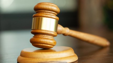 Туған әкесін сабап өлтірген БҚО тұрғыны 10 жылға сотталды